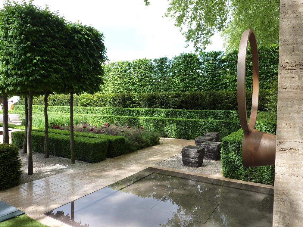Garden Design By The Renowned Luciano Giubbilei